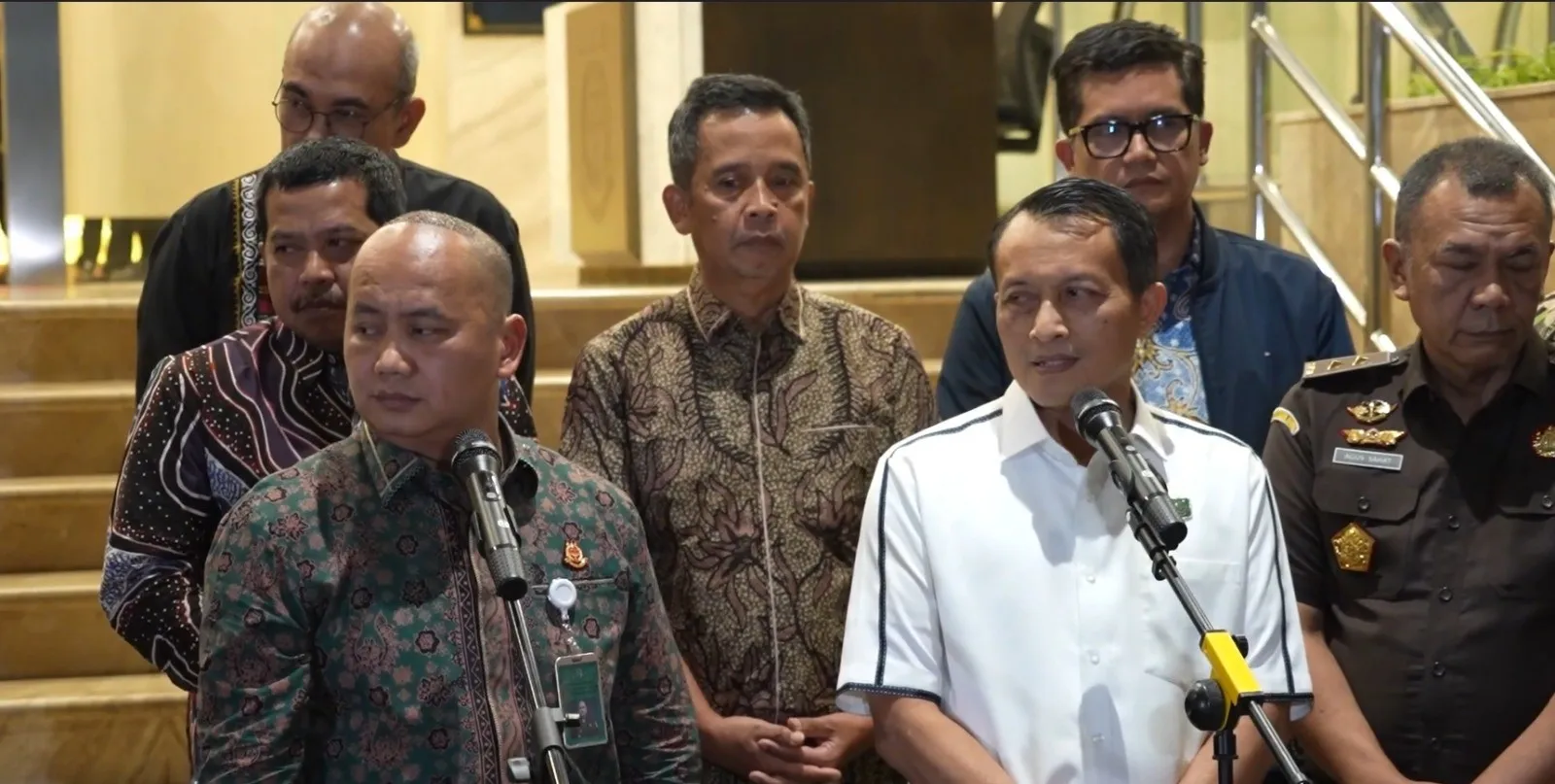 Tim Sembilan Tetapkan Mantan Jampidsus FA Sebagai Tersangka Perkara Dugaan TPPU, Ditahan di Rutan KPK