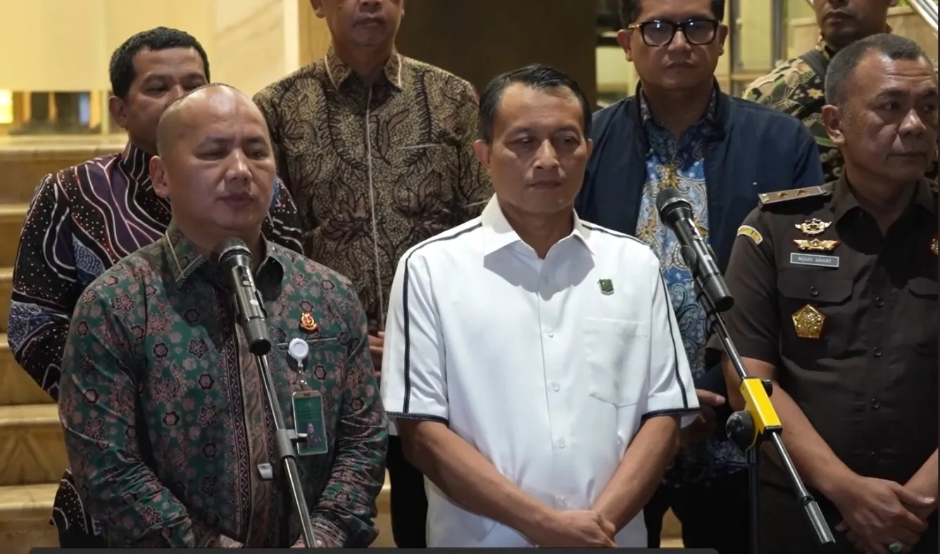 Jamwas selaku Koordinator Tim Sembilan Kejagung bersama tim jaksa dan Kapuspenkum