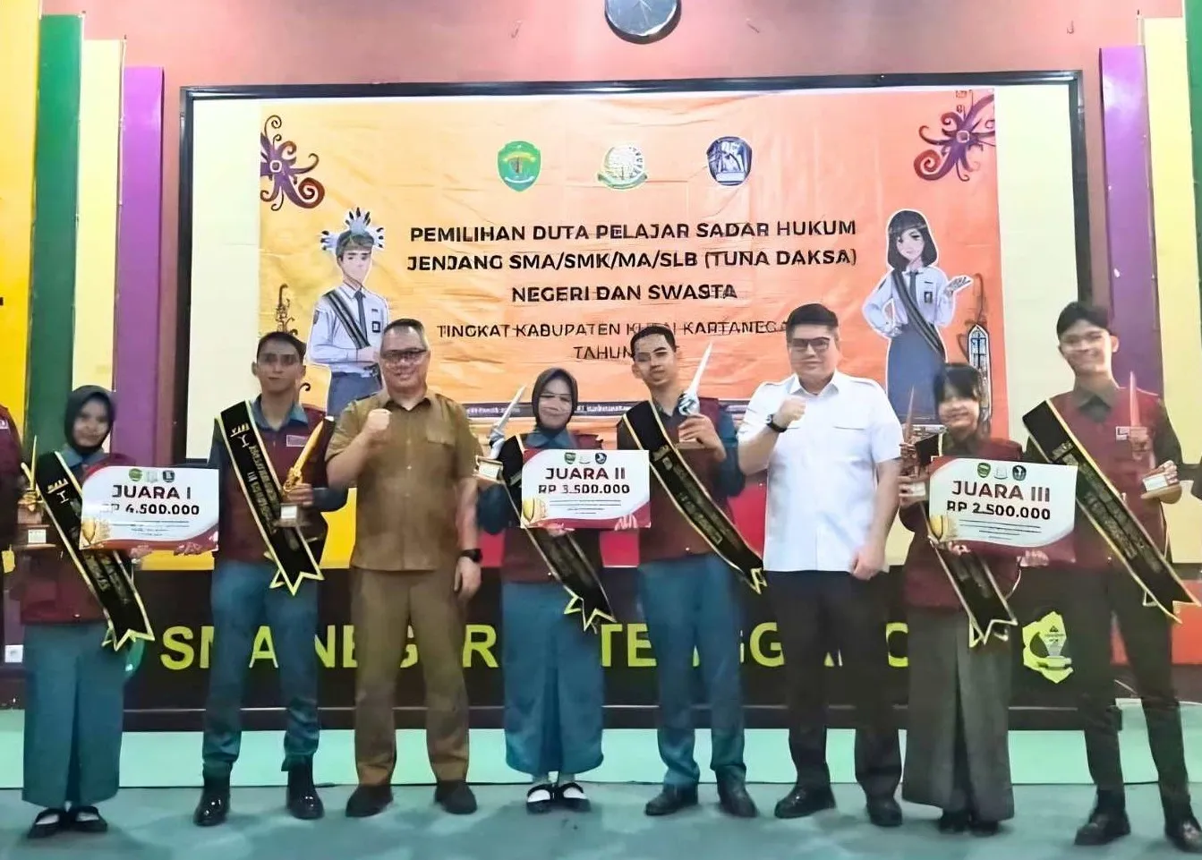 6 Pelajar dari 2 SMAN Tenggarong  Terpilih Sebagai Duta Pelajar Sadar Hukum Kejari Kutai Kartanegara