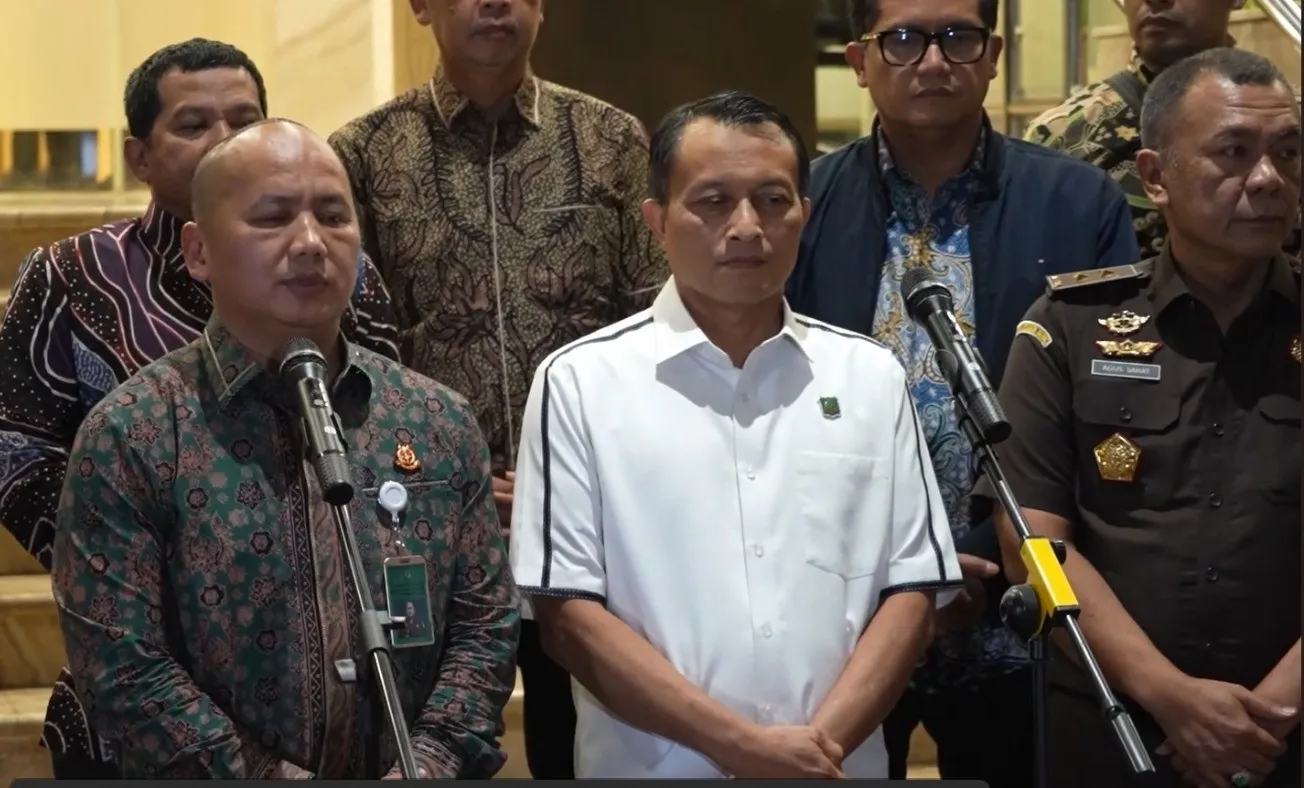 Jamwas selaku Koordinator Tim Sembilan Kejagung bersama tim jaksa dan Kapuspenkum