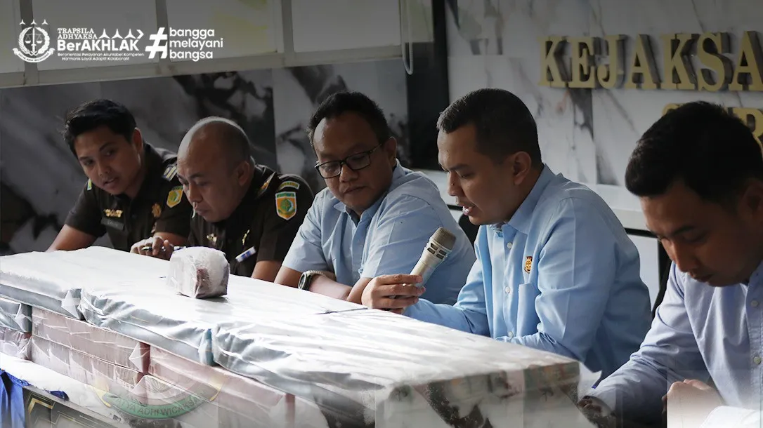 Kejari Surabaya Setor Barang Bukti Uang Rp9,05 Miliar dari Perkara Judi Online ke Kas Negara