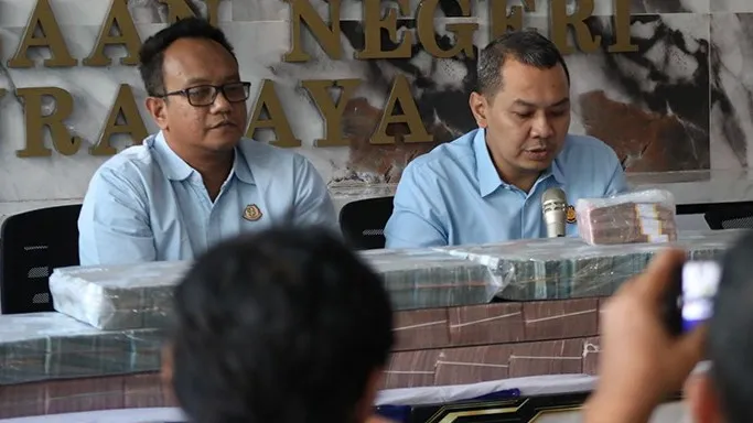 Kejari Surabaya Setor Barang Bukti Uang Rp9,05 Miliar dari Perkara Judi Online ke Kas Negara