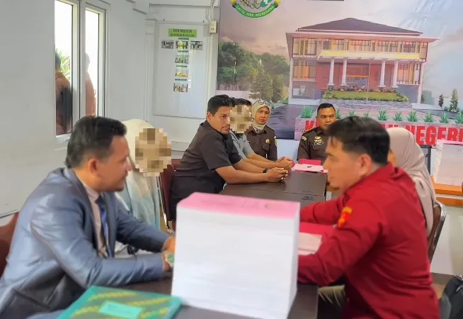 4 Tersangka dan Barang Bukti Perkara Korupsi Pengelolaan Beasiswa BPSDM Dilimpahkan ke Penuntut Umum Kejari Aceh
