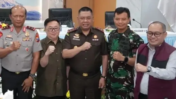 Kajati Jatim Sampaikan Masukan Strategis Penyusunan RUU Penyadapan Saat Menghadiri Kunker Baleg DPR RI