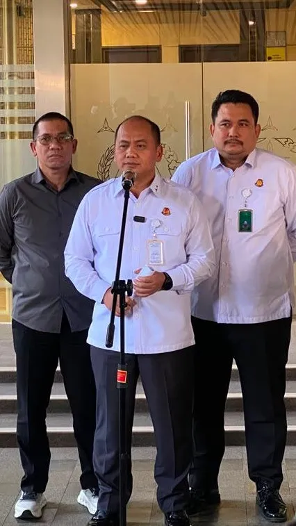 Kapuspenkum Anang Supriatna beserta jajaran saat memberikan keterangan pers