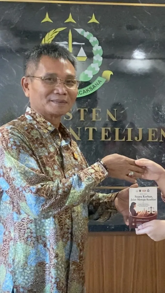 Mahasiswa KKN Tematik Hukum di Kejati Sulsel Hadirkan Inovasi Buku Saku Pelaporan Kekerasan Seksual dari Perlindungan Hukum Korban