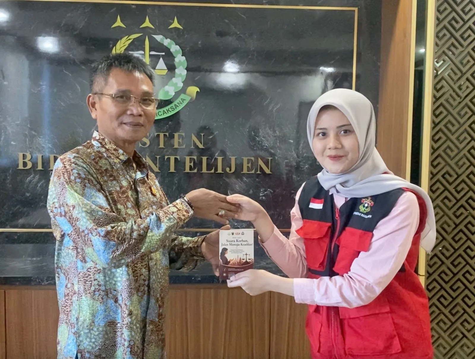 Mahasiswa KKN Tematik Hukum di Kejati Sulsel Hadirkan Inovasi Buku Saku Pelaporan Kekerasan Seksual dari Perlindungan Hukum Korban