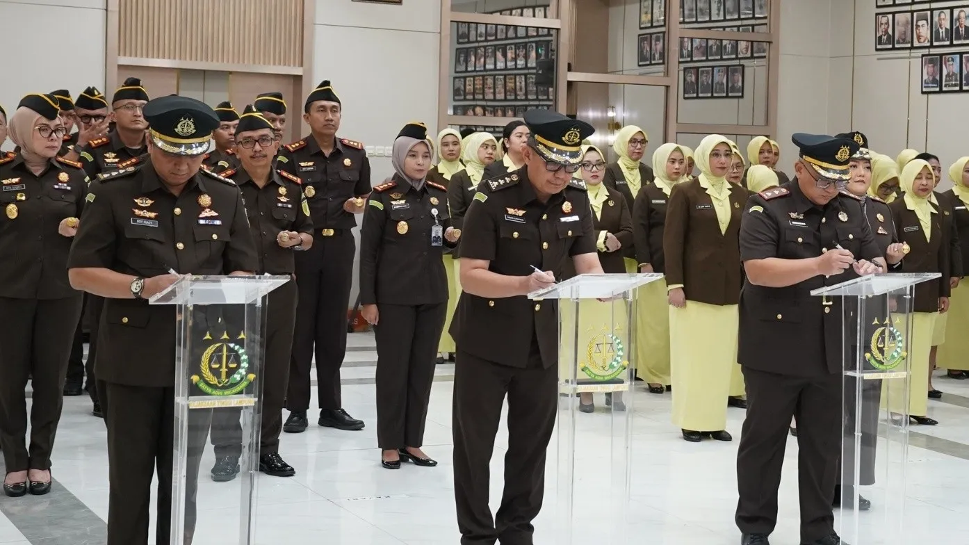 Kajati Dr. Taufan Zakaria Lantik Pejabat Baru di Lingkungan Kejati Serta 3 Kajari Baru