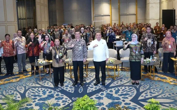 Buka Bimtek SLiMS-OPAC, Kajati Jatim Dorong Transformasi Digital Perpustakaan Kejaksaan