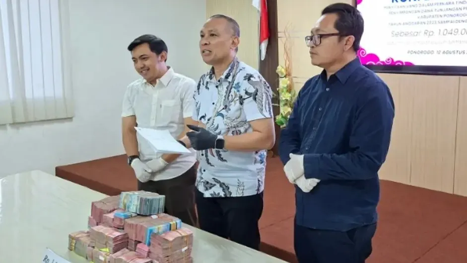 Kejari Ponorogo Sita Uang Total Rp3,03 Miliar dalam Perkara Dugaan Korupsi Tunjangan Perumahan DPRD