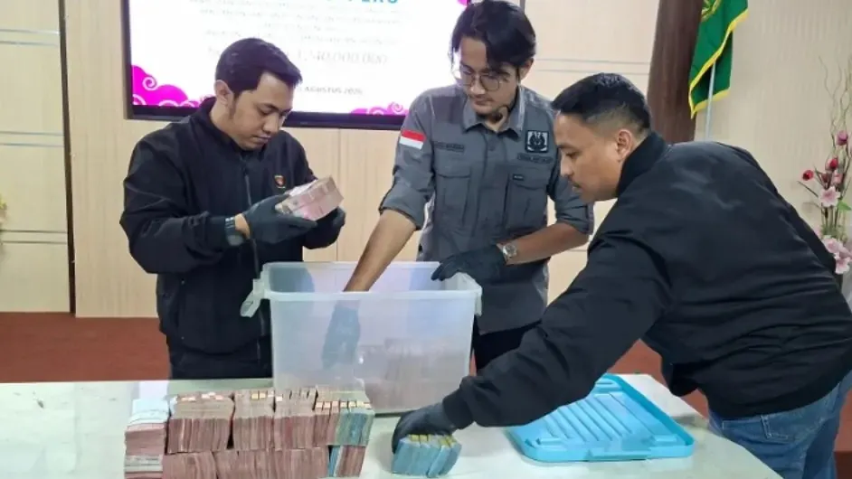Kejari Ponorogo Sita Uang Total Rp3,03 Miliar dalam Perkara Dugaan Korupsi Tunjangan Perumahan DPRD