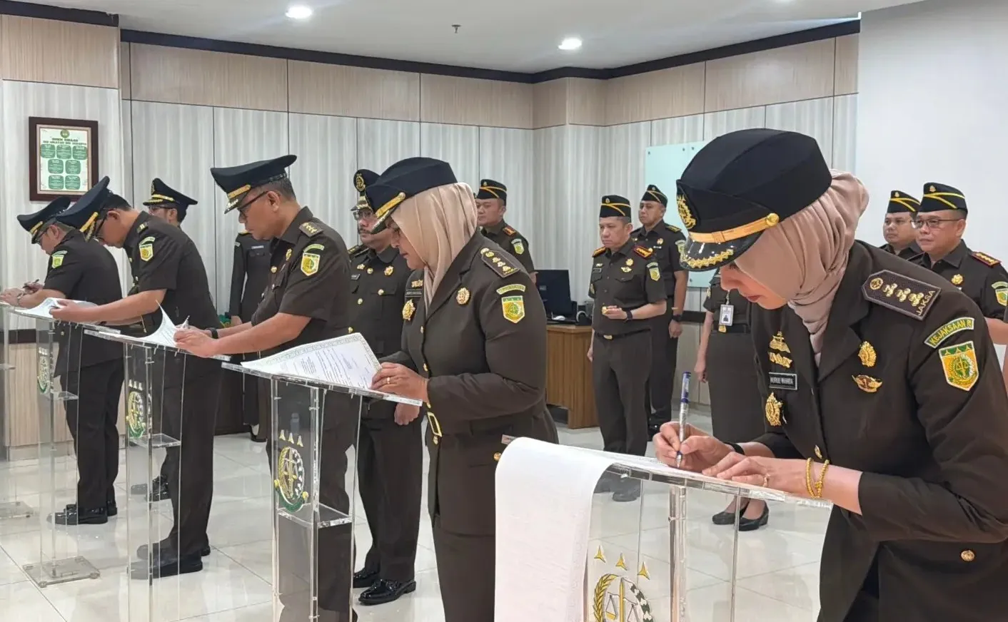 Sejumlah Kajati Baru Lantik Pejabat Eselon II dan III, Ingatkan Pesan Jaga Marwah Kejaksaan