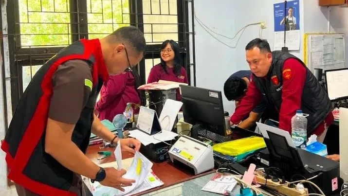 Kejari Palopo Geledah Kantor Dinas PUPR Terkait Penyidikan Perkara Pembangunan Revitalisasi Lapangan Gaspa Tahun 2025