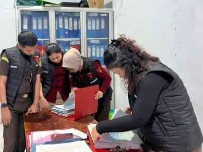 Kejari Palopo Geledah Kantor Dinas PUPR Terkait Penyidikan Perkara Pembangunan Revitalisasi Lapangan Gaspa Tahun 2025