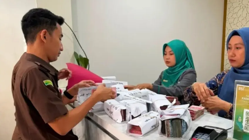 Kejari Tulang Bawang Terima Uang Pengembalian kerugian Keuangan Negara Rp504,68 Juta dalam Perkara Dugaan Korupsi di Bawaslu