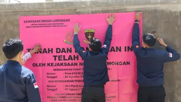 Kejari Lamongan Sita Lahan 2.512 Meter Persegi Terkata Perkara Dugaan Korupsi Pengalihfungsian Tanah Begara di Dusun Klayar
