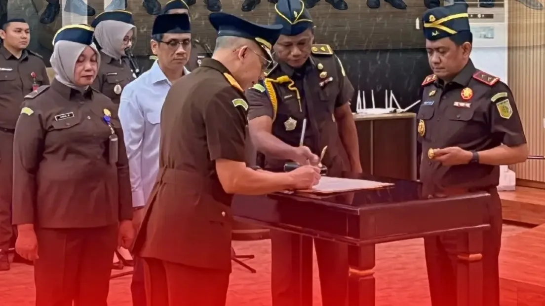 Kajati Maluku Utara Roberthus M. Tacoy, S.H., M.H. melantikan Wakajati  Tommy Kristanto, S.H., M.Hum