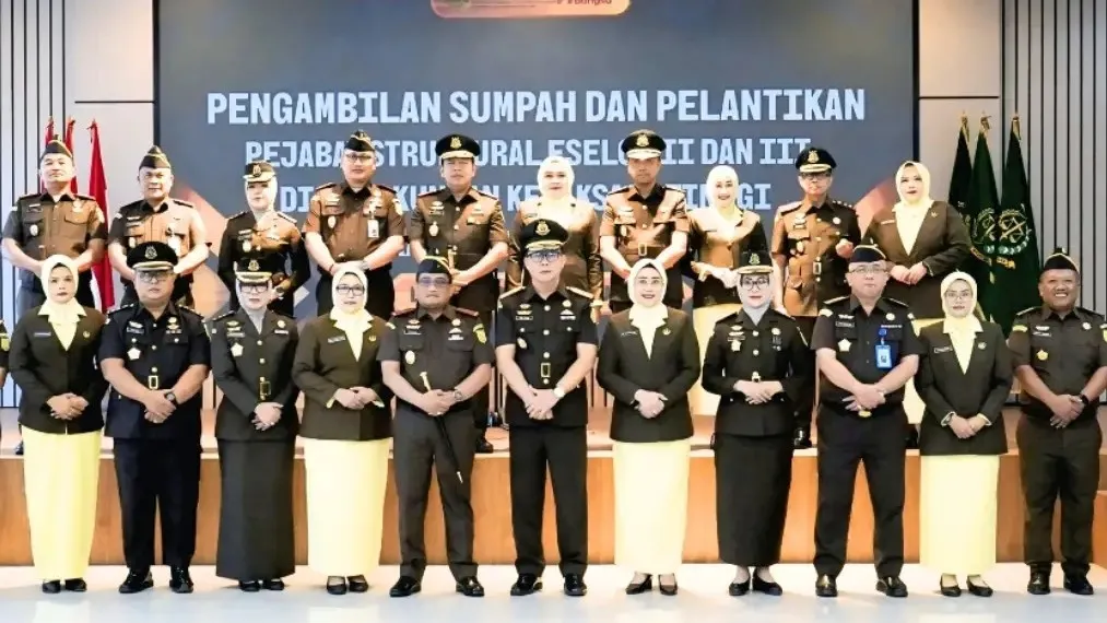 Kajati Maluku Utara dan Kajati Kalsel Lantik Wakajati serta Pejabat Eselon II dan III