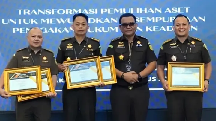 Torehkan Hasil Terbaik, Satker Kejaksaan Raih Penghargaan pada Rapat Evaluasi Capaian Kinerja Semester I-2026