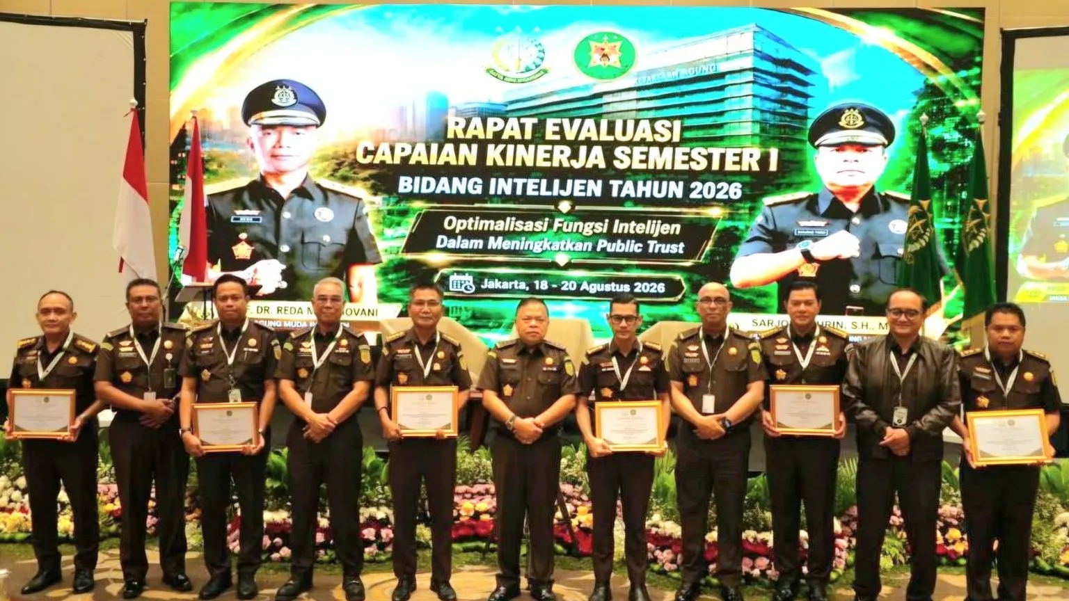 Torehkan Hasil Terbaik, Satker Kejaksaan Raih Penghargaan pada Rapat Evaluasi Capaian Kinerja Semester I-2026