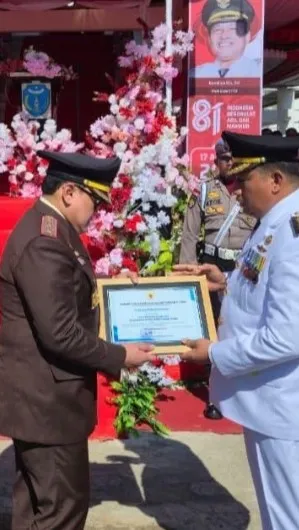 Kejari Timor Tengah Utara Raih 2 Penghargaan dari Pemkab dan Kejagung di Bulan Kemerdekaan RI