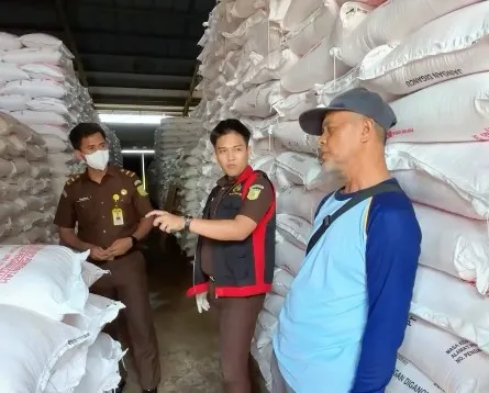 Kejari Subang Geledah 3 Lokasi Terkait Perkara Dugaan Korupsi Pupuk Bersubsidi