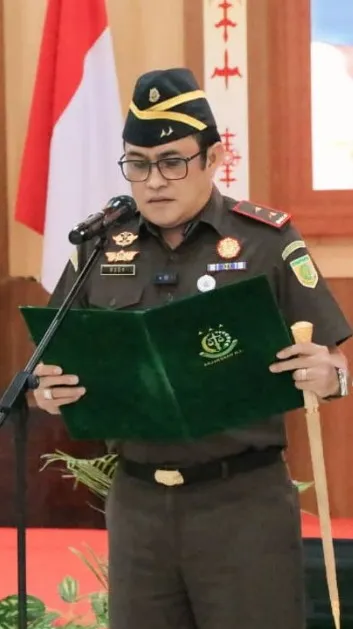 Kajati  Rudy Irmawan, S.H., M.H Lantik Kajari Maluku Tengah dan Koordinator pada Kejati Maluku