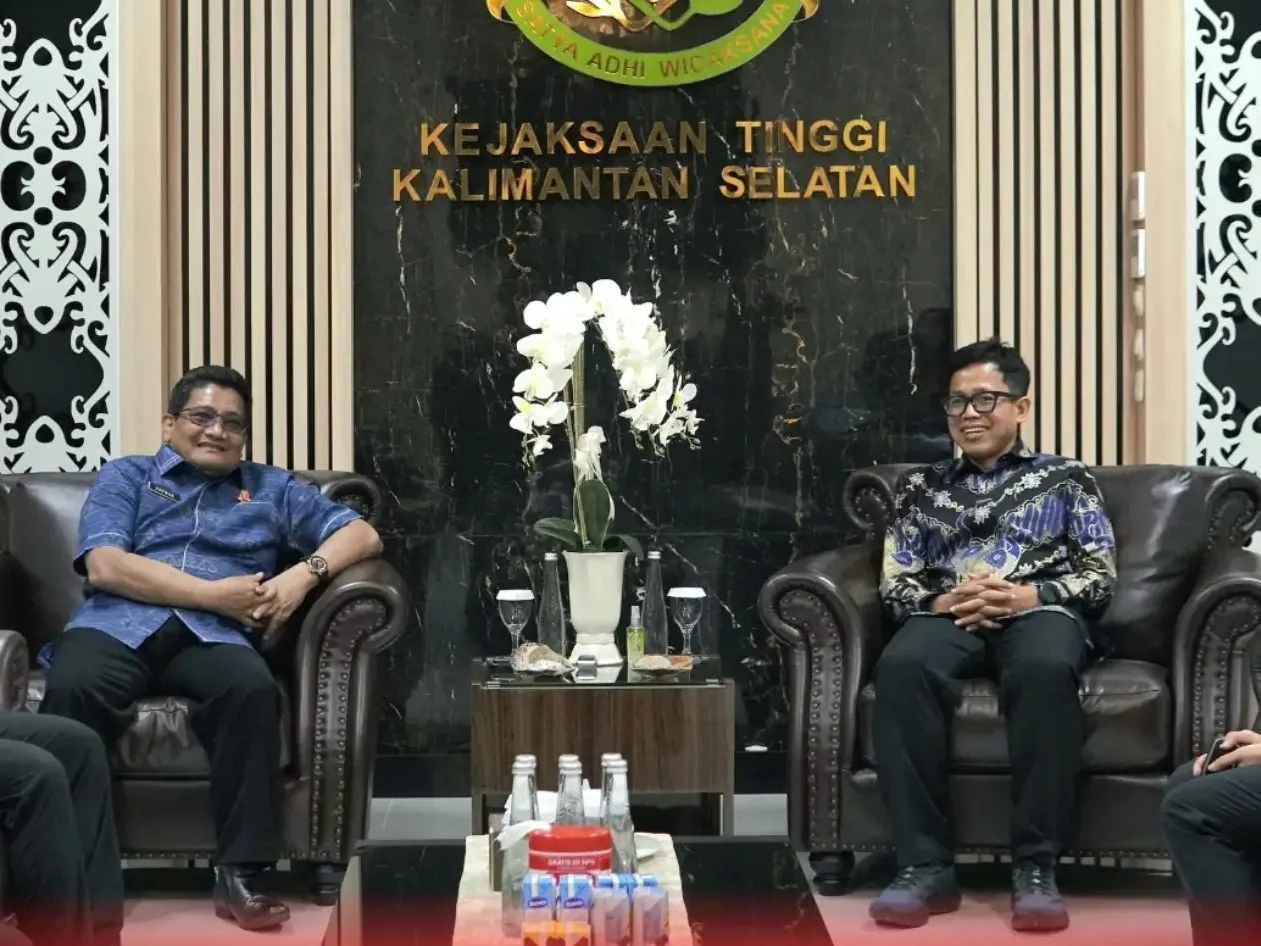 Hadir Ngopi Sore, Kejati Sulsel dan Komjak RI Diskusi Penegakan Hukum bersama Mahasiswa Universitas Achmad Yani Banjarmasin