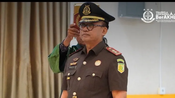 Kajati NTT Lantik 3 Kajari Baru, Tekankan Integritas, Profesionalitas, dan Tanggung Jawab
