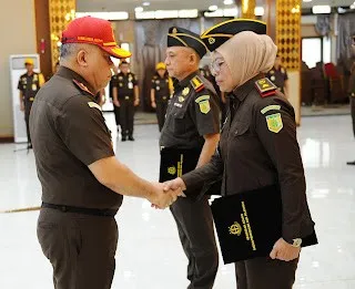 Kabadiklat Kejaksaan RI, Dr Harli Siregar, S.H., M.Hum menutup secara resmi  Pelatihan Manajemen Risiko Angkatan I dan II Tahun 2026