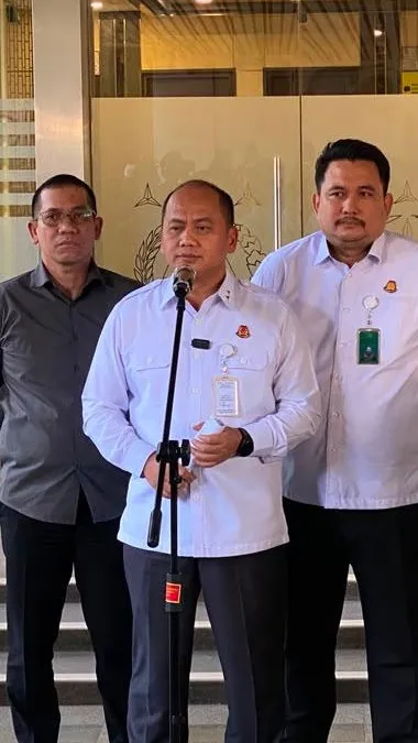 Tim Sembilan Kejagung Periksa 9 Orang Saksi dan Geledah Rumah Tersangka NH Terkait Penanganan Perkara FA