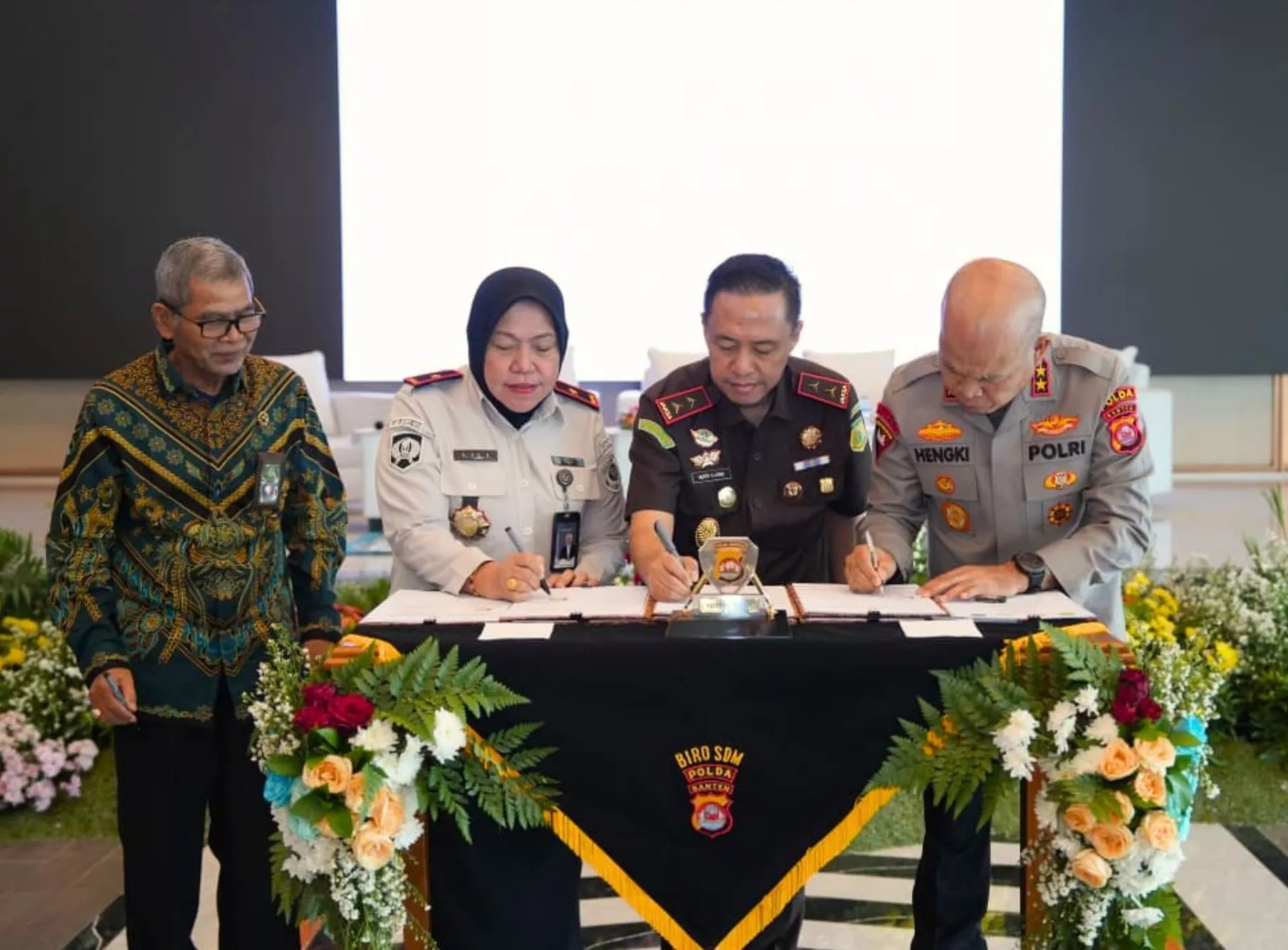 Perkuat Integrasi Sistem Peradilan, Kejati Banten Tandatangani PKS Persidangan Pidana Secara Elektronika