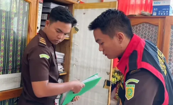 Kejari Belu Geledah Kantor Sekretariat dan Rumah Pemilik Usaha Terkait Penyidikan Perkara Tunjangan Pimpinan DPRD