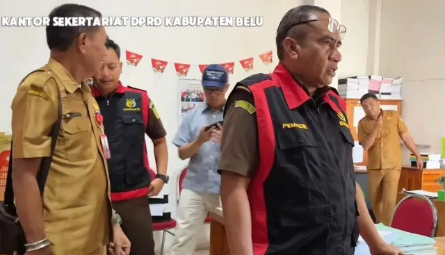 Kejari Belu Geledah Kantor Sekretariat dan Rumah Pemilik Usaha Terkait Penyidikan Perkara Tunjangan Pimpinan DPRD