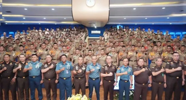 Bersama Puspenkum Gelar Penerangan Hukum di AAL, Jampidmil imbau Taruna Jaga Integritas dan Hindari Pelanggaran Hukum