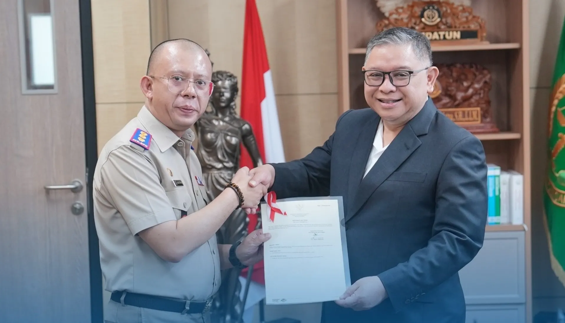 Dukung Pengembangan Adhyaksa Chamber, Jamdatun Terima Sertipikat Aset Tanah dari Kantah Jakarta Selatan