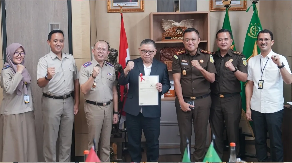 Dukung Pengembangan Adhyaksa Chamber, Jamdatun Terima Sertipikat Aset Tanah dari Kantah Jakarta Selatan