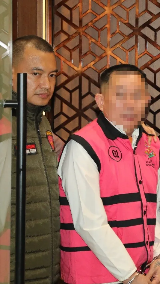 Penyidik JAM PIDSUS Serahkan 5 Tersangka dan Barang Bukti Perkara Tambang PT QSS di Kalbar ke Penuntut Umum Kejari Jaksel