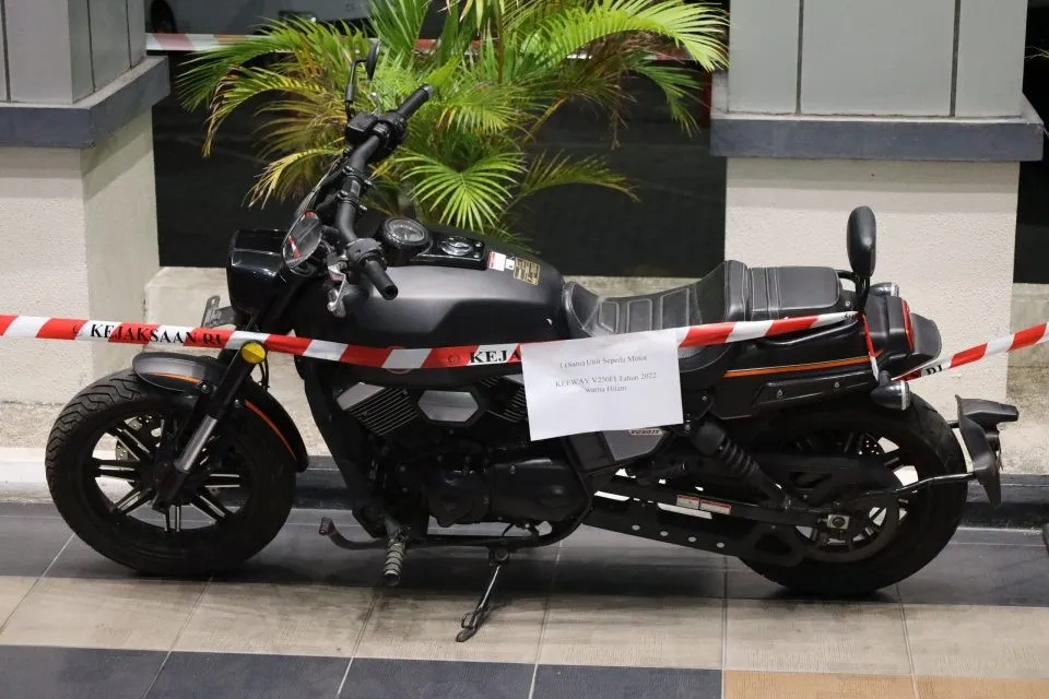 Sita Uang Tunai dan Motor