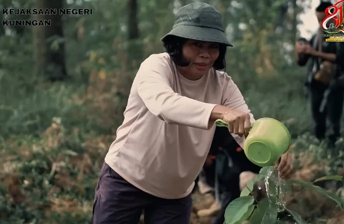 Aksi Ekspedisi Gunung Ciremai Adhyaksa Kuningan Peringati Hari Lahir Kejaksaan RI ke-81