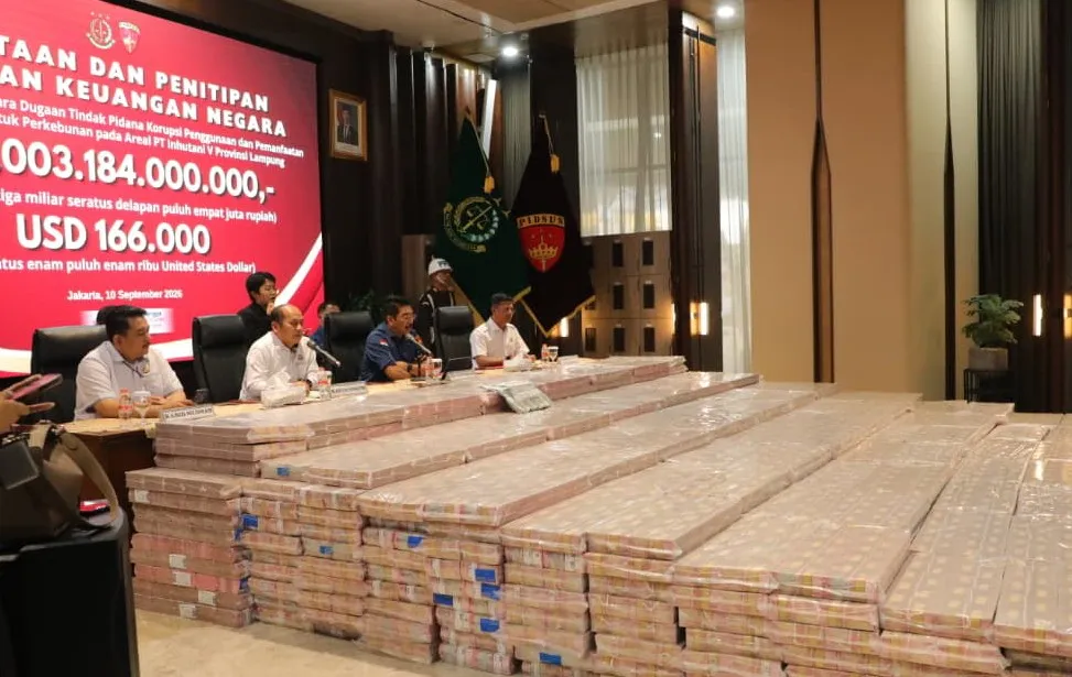 Kejagung memperlihatan uang sitaan dan penitipan kerugian keuangan negara dalam perkara perkebunan PT PSMI