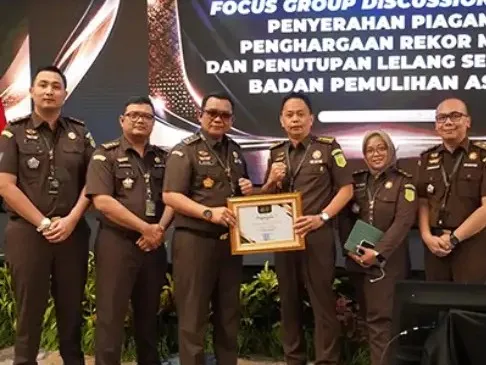 Kawal Sertifikasi Aset Pemkot Surabaya Senilai Rp992,7 Miliar, Kejati Jatim Terima Penghargaan dari BPA Kejaksaan RI