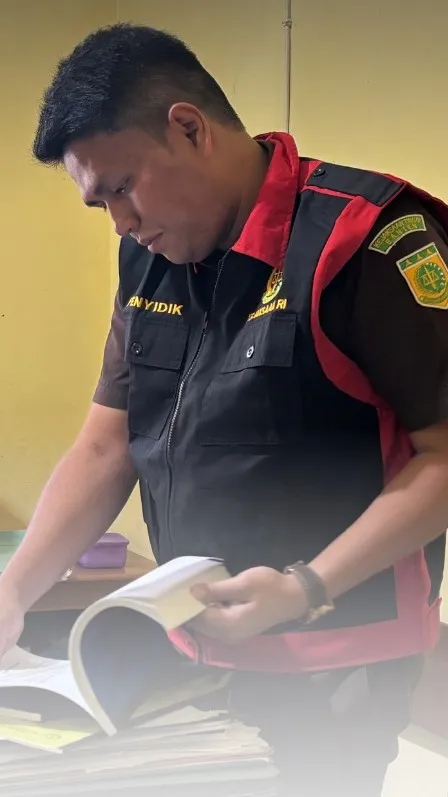 Temuan Kerugian Negara Rp427 Juta, Kejari Ngada Geledah Kantor Dinas Koperasi dan UKM Terkait  Perkara Pembangunan Pasar Rakyat Lengkosambi Timur