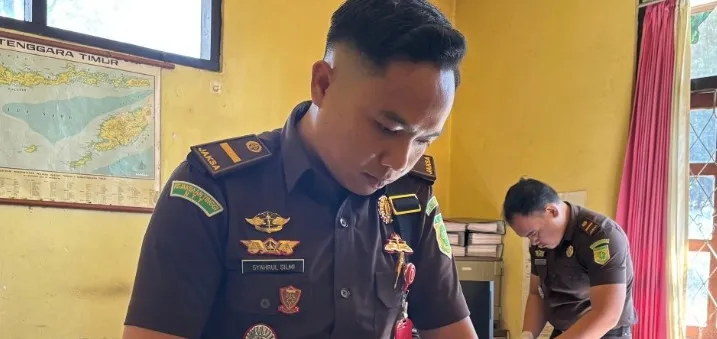 Diduga Ada Kerugian Negara Rp427 Juta, Kejari Ngada Geledah Kantor Dinas Koperasi dan UKM Terkait  Pembangunan Pasar Rakyat Lengkosambi Timur