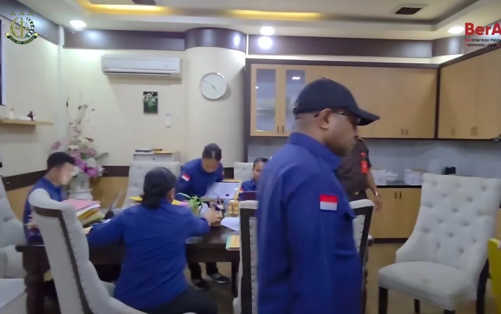 Kejati Papua Geledah Rumah Mantan Sekretaris dan Kantor Sekretariat DPR Papua Terkait Perkara Dugaan Korupsi Perjalanan Dinas