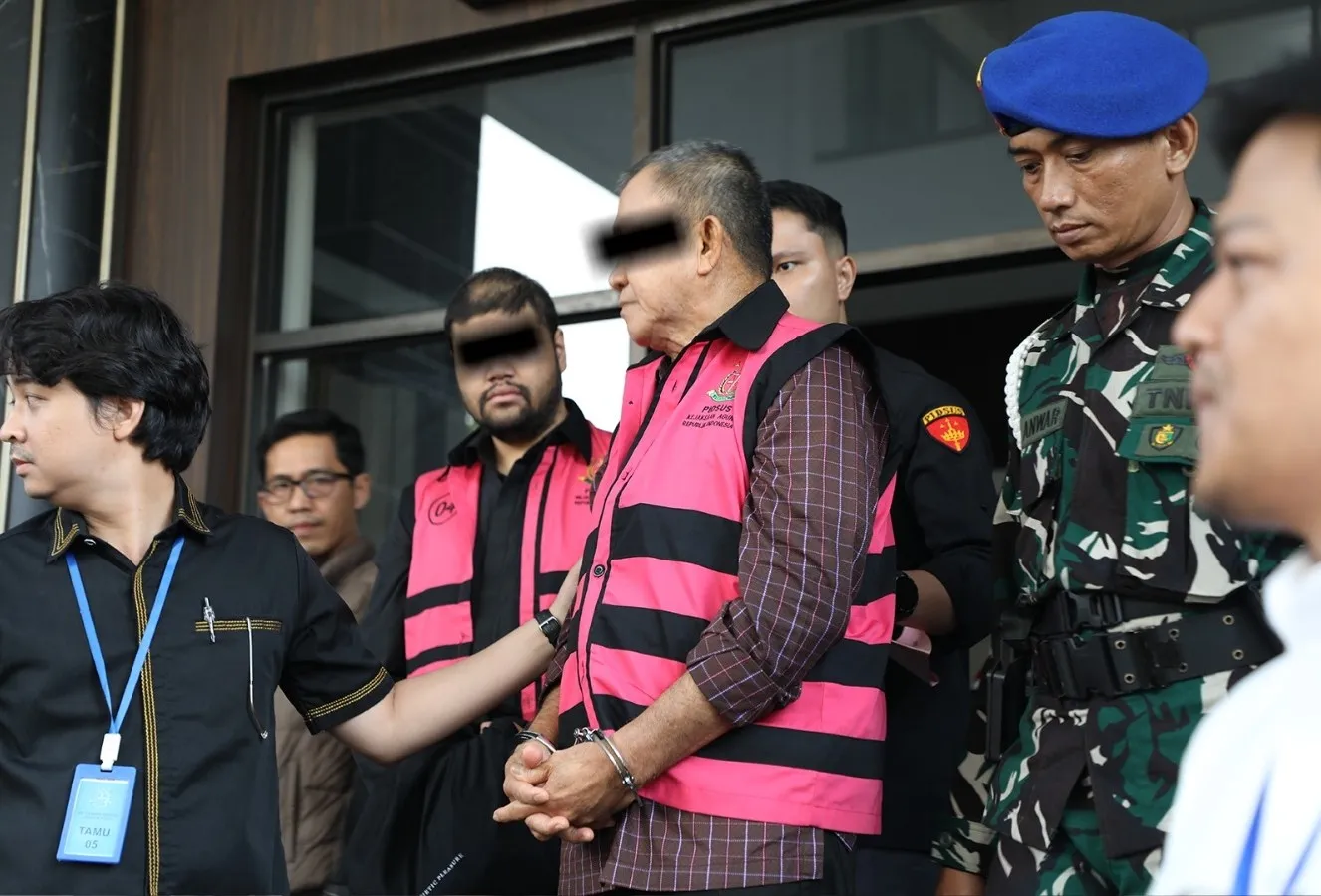 Kejagung Serahkan 6 Tersangka Perkara Tata Kelola MBG di BGN ke Penuntut Umum Kejari Jakarta Pusat