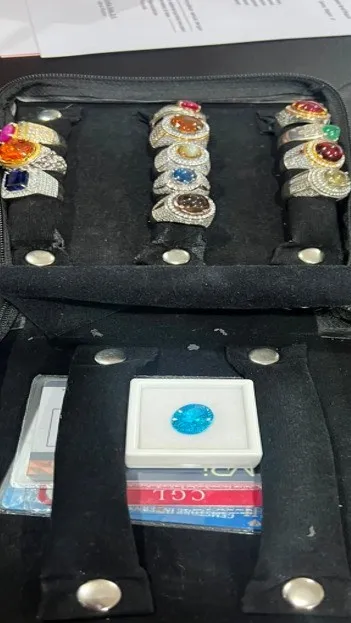 Tim Penyidik JAM PIDSUS Sita Kendaraan Mewah, Uang Tunai, dan Batu permata dari Para Tersangka Tata Kelola MBG di BGN
