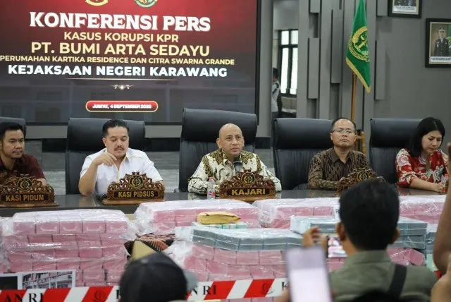Kejari Karawang Sita Uang Rp42,5 Miliar, 4 Ruko, dan Ratusan Sertifikat HGB dalam Perkara Penyaluran KPR kepada PT BAS