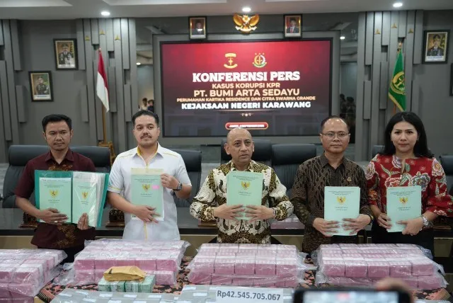 Kejari Karawang Sita Uang Rp42,5 Miliar, 4 Ruko, dan Ratusan Sertifikat HGB dalam Perkara Penyaluran KPR kepada PT BAS