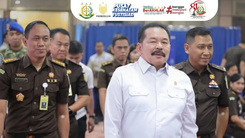 Jaksa Agung RI, ST Burhanuddin saat mengikuti kegiatan Medical Checkup di lingkungan Kejagung
